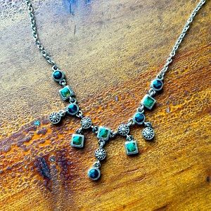 Pretty green and silver color necklace